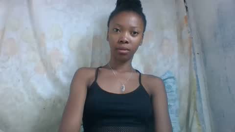 chariola0101 online show from February 3, 2025, 7:18 am