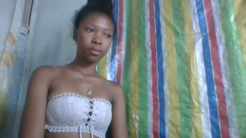 chariola0101 online show from February 7, 2025, 9:48 pm