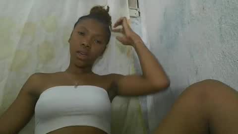 chariola0101 online show from February 10, 2025, 7:17 pm