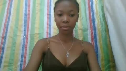 chariola0101 online show from February 13, 2025, 1:37 pm