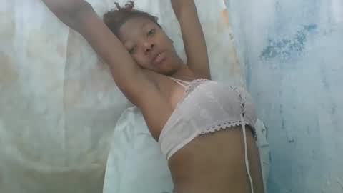 chariola0101 online show from February 14, 2025, 11:53 am
