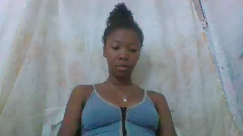 chariola0101 online show from February 16, 2025, 4:32 pm