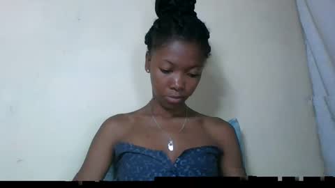 chariola0101 online show from March 2, 2025, 7:10 am