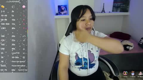 Snapshot of charis_21 chatting on November 25, 2025, 11:54 am charis 2 online show from November 25, 2025, 11:54 am