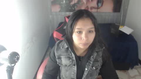 Snapshot of charis_21 chatting on November 28, 2025, 11:24 am charis 2 online show from November 28, 2025, 11:24 am