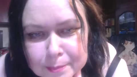 Snapshot of charleekendall chatting on December 14, 2025, 12:54 pm CharleeKendall online show from December 14, 2025, 12:54 pm