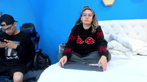Snapshot of charles_x_elara chatting on December 11, 2024, 6:36 am Charles y Elara online show from December 11, 2024, 6:36 am
