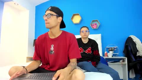 Snapshot of charles_x_elara chatting on December 28, 2024, 3:15 am Charles y Elara online show from December 28, 2024, 3:15 am