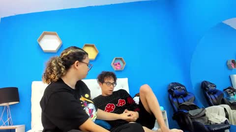 Snapshot of charles_x_elara chatting on January 11, 2025, 3:23 am Charles y Elara online show from January 11, 2025, 3:23 am