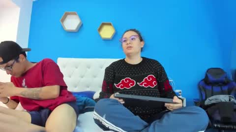 Snapshot of charles_x_elara chatting on January 23, 2025, 10:01 am Charles y Elara online show from January 23, 2025, 10:01 am