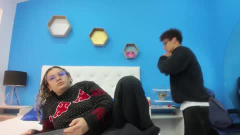 Snapshot of charles_x_elara chatting on February 1, 2025, 3:08 am Charles y Elara online show from February 1, 2025, 3:08 am