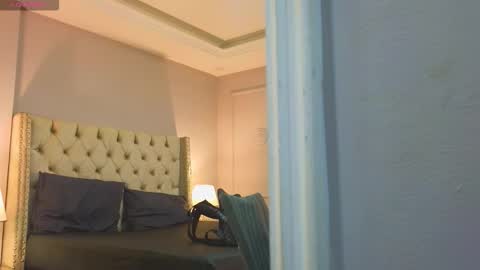 Snapshot of charlesbrown_ chatting on November 18, 2025, 12:20 pm charlesbrown_ online show from November 18, 2025, 12:20 pm