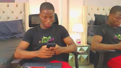 Snapshot of charlesbrown_ chatting on November 19, 2025, 12:27 pm charlesbrown_ online show from November 19, 2025, 12:27 pm