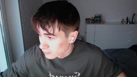 Snapshot of charleshanson69 chatting on November 12, 2025, 11:43 am charleshanson69 online show from November 12, 2025, 11:43 am