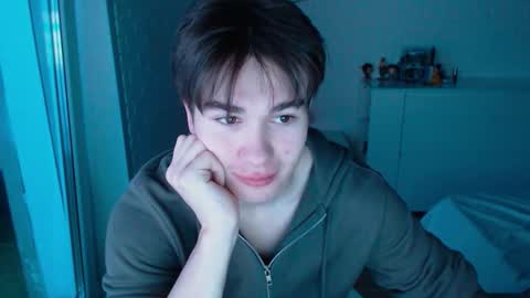 Snapshot of charleshanson69 chatting on December 14, 2025, 11:04 am charleshanson69 online show from December 14, 2025, 11:04 am