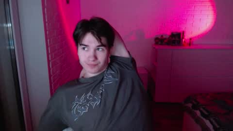 Snapshot of charleshanson69 chatting on December 18, 2025, 12:44 pm charleshanson69 online show from December 18, 2025, 12:44 pm