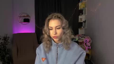 Snapshot of charlie_bonsie chatting on November 14, 2025, 6:56 am charlie online show from November 14, 2025, 6:56 am