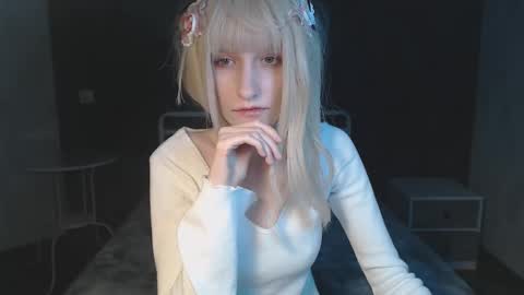 Snapshot of charlie_crystal chatting on December 18, 2025, 4:07 am Charlie online show from December 18, 2025, 4:07 am