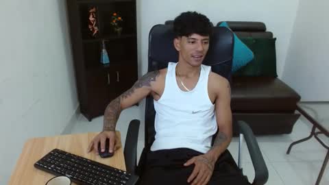 Snapshot of charlie_oconnor chatting on December 19, 2024, 4:13 am Charlie oconnor online show from December 19, 2024, 4:13 am