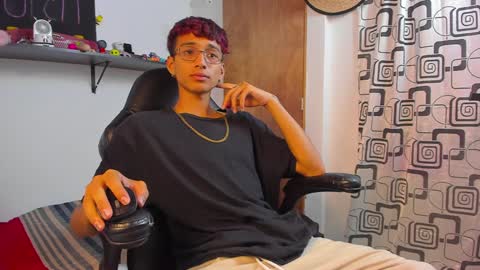 Snapshot of charlieerusso chatting on December 7, 2024, 1:14 am Charles Russo online show from December 7, 2024, 1:14 am