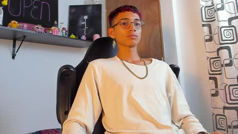 Snapshot of charlieerusso chatting on December 16, 2024, 6:27 pm Charles Russo online show from December 16, 2024, 6:27 pm