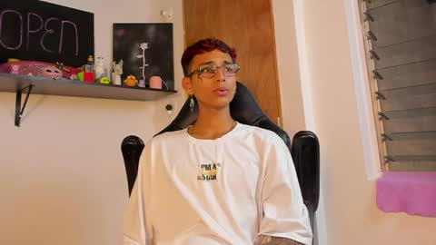 Snapshot of charlieerusso chatting on December 24, 2024, 3:27 am Charles Russo online show from December 24, 2024, 3:27 am