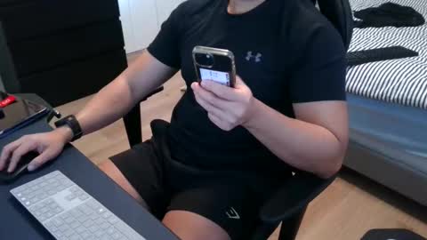 Snapshot of charliekkw chatting on November 13, 2025, 8:30 pm charliekkw online show from November 13, 2025, 8:30 pm