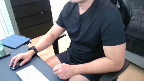 Snapshot of charliekkw chatting on November 23, 2025, 8:19 pm charliekkw online show from November 23, 2025, 8:19 pm