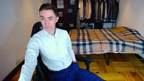 carlos reyes online show from February 2, 2025, 8:46 am