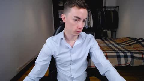 carlos reyes online show from March 6, 2025, 9:03 am