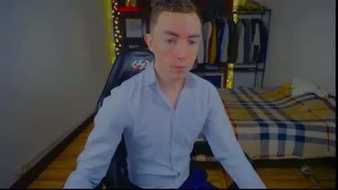 Snapshot of charlieseyer chatting on February 12, 2026, 8:20 am carlos reyes online show from February 12, 2026, 8:20 am