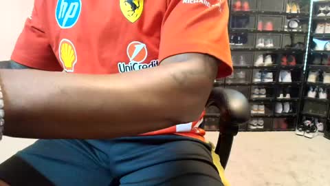 Snapshot of charliesierra310 chatting on May 24, 2026, 2:22 pm CharlieSierra96 online show from May 24, 2026, 2:22 pm