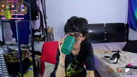 Snapshot of charlietaylorr__ chatting on June 15, 2026, 4:25 am Charlie online show from June 15, 2026, 4:25 am