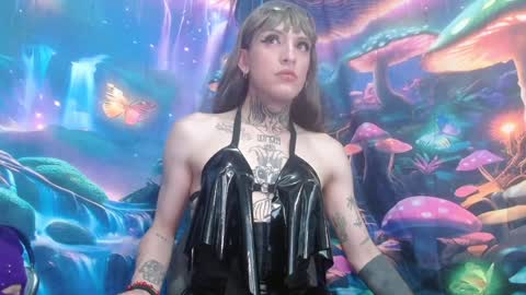 Snapshot of charlotbelucci_ chatting on January 25, 2025, 12:06 am Ale punky online show from January 25, 2025, 12:06 am