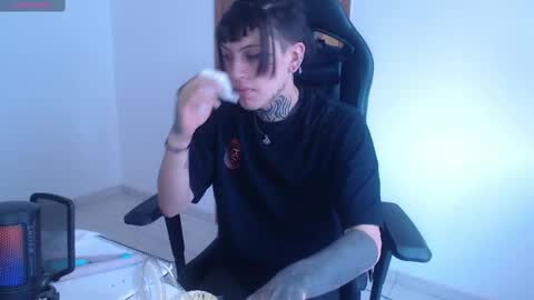 Snapshot of charlotbelucci_ chatting on October 7, 2025, 10:23 am Ale punky online show from October 7, 2025, 10:23 am