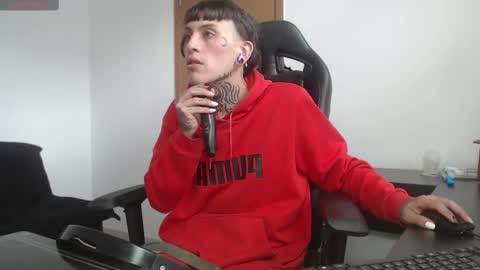 Snapshot of charlotbelucci_ chatting on October 25, 2025, 10:45 am Ale punky online show from October 25, 2025, 10:45 am