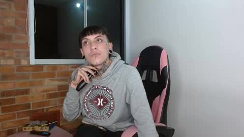 Snapshot of charlotbelucci_ chatting on November 5, 2025, 8:47 am Ale punky online show from November 5, 2025, 8:47 am