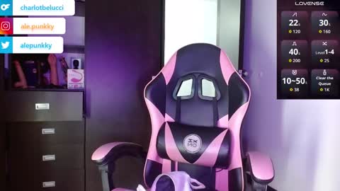 Snapshot of charlotbelucci_ chatting on November 15, 2025, 9:17 am Ale punky online show from November 15, 2025, 9:17 am