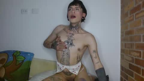 Snapshot of charlotbelucci_ chatting on December 17, 2025, 11:22 pm Ale punky online show from December 17, 2025, 11:22 pm