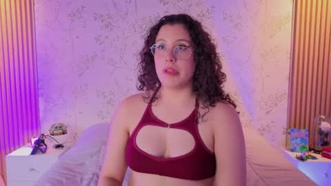 Snapshot of charlote__miller chatting on April 19, 2026, 6:10 pm You honey online show from April 19, 2026, 6:10 pm
