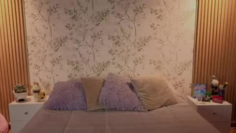 Snapshot of charlote__miller chatting on May 2, 2026, 11:48 am You honey online show from May 2, 2026, 11:48 am