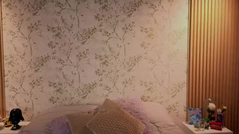 Snapshot of charlote__miller chatting on May 4, 2026, 11:50 am You honey online show from May 4, 2026, 11:50 am