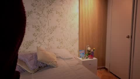 Snapshot of charlote__miller chatting on May 5, 2026, 11:51 am You honey online show from May 5, 2026, 11:51 am