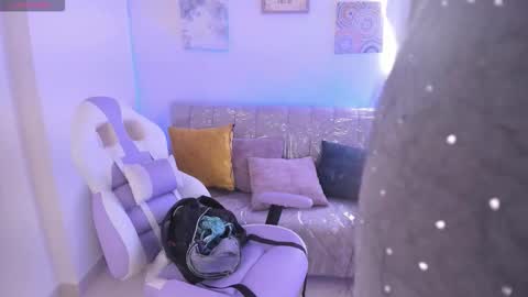 Snapshot of charlote_cowell_sub_ chatting on October 16, 2025, 2:51 pm online show from October 16, 2025, 2:51 pm