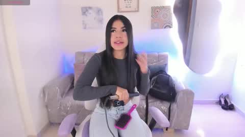 Snapshot of charlote_cowell_sub_ chatting on December 2, 2025, 3:29 pm online show from December 2, 2025, 3:29 pm