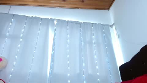 charlothe_wright online show from April 26, 2026, 5:10 pm