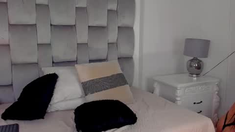 Snapshot of charlotte__08 chatting on December 18, 2025, 8:15 pm Charlotte online show from December 18, 2025, 8:15 pm