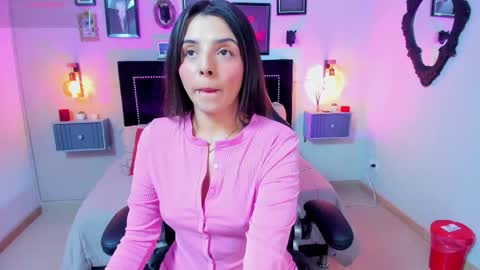 Snapshot of charlotte__benett chatting on December 23, 2025, 3:37 am Charlotte online show from December 23, 2025, 3:37 am