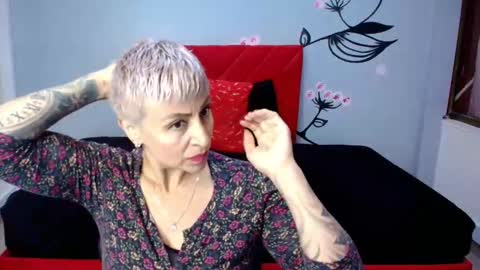 CHARLOTTE GRAY online show from October 21, 2025, 12:17 pm