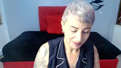 Snapshot of charlotte__gray chatting on November 11, 2025, 12:27 pm CHARLOTTE GRAY online show from November 11, 2025, 12:27 pm